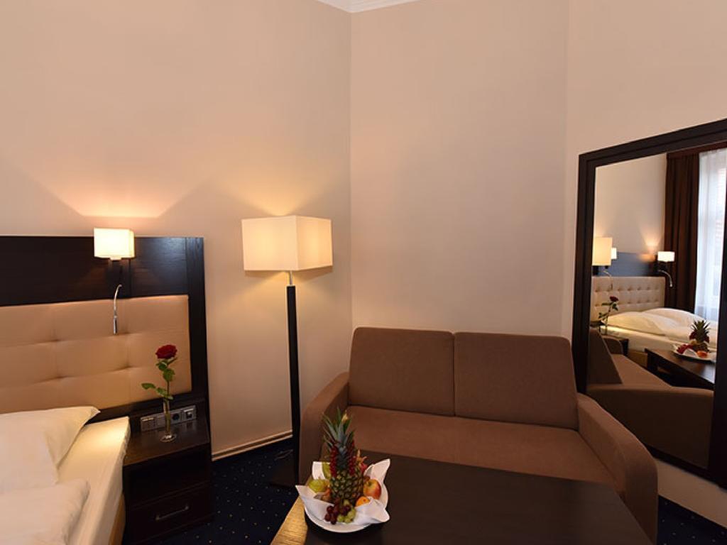 Weinhaus Woehler Otel Schwerin  Dış mekan fotoğraf