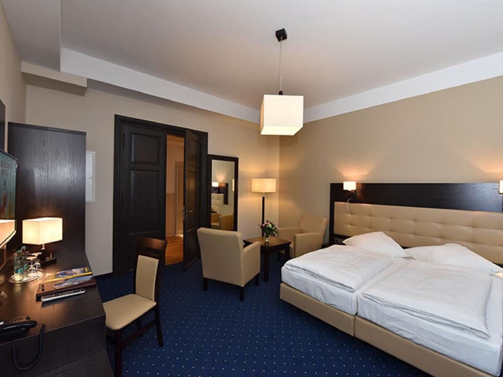 Weinhaus Woehler Otel Schwerin  Dış mekan fotoğraf