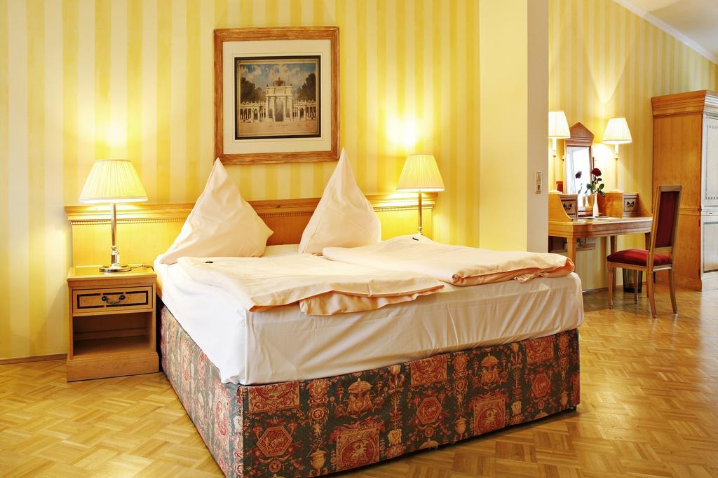 Weinhaus Woehler Otel Schwerin  Oda fotoğraf