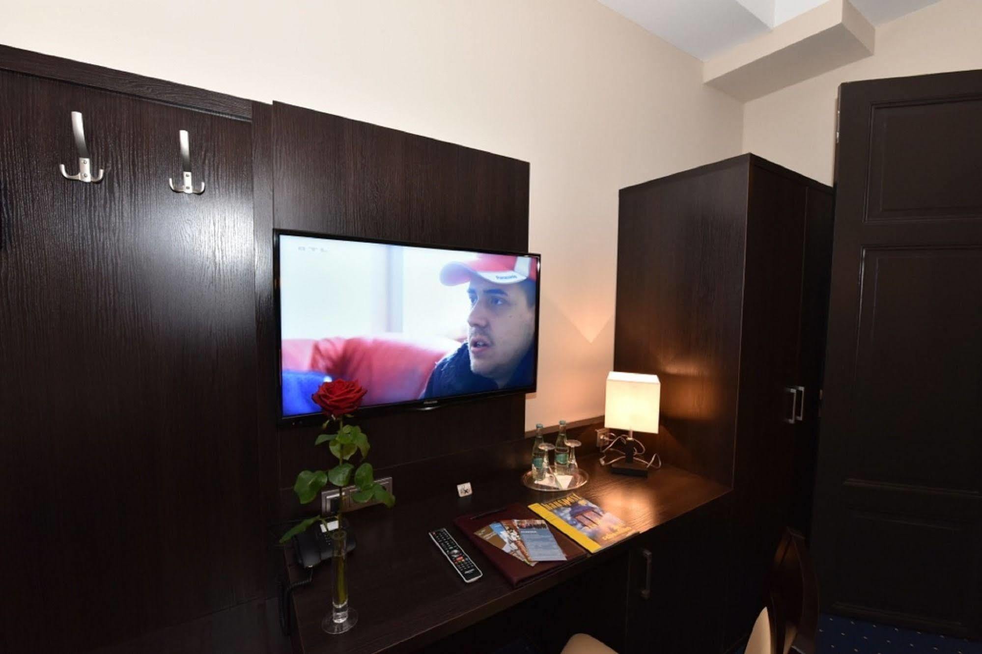 Weinhaus Woehler Otel Schwerin  Dış mekan fotoğraf